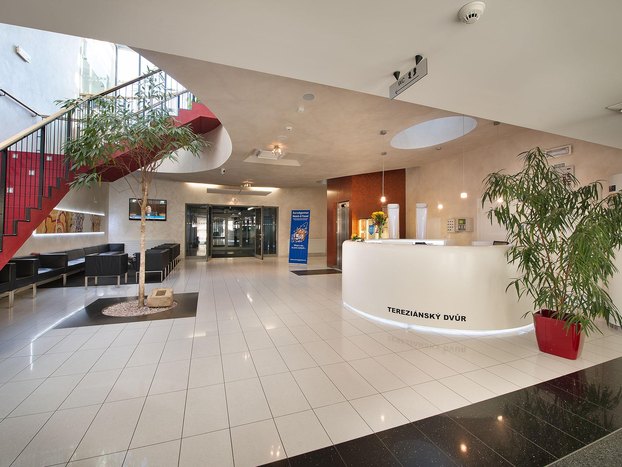 Ea Hotel Tereziansky Dvur Hradec Králové المظهر الخارجي الصورة