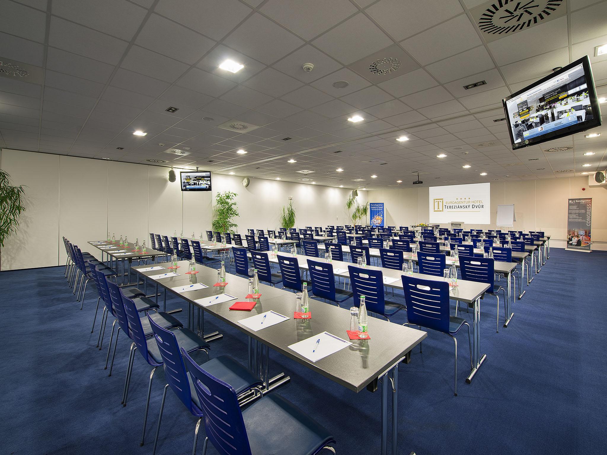 Ea Hotel Tereziansky Dvur Hradec Králové المظهر الخارجي الصورة