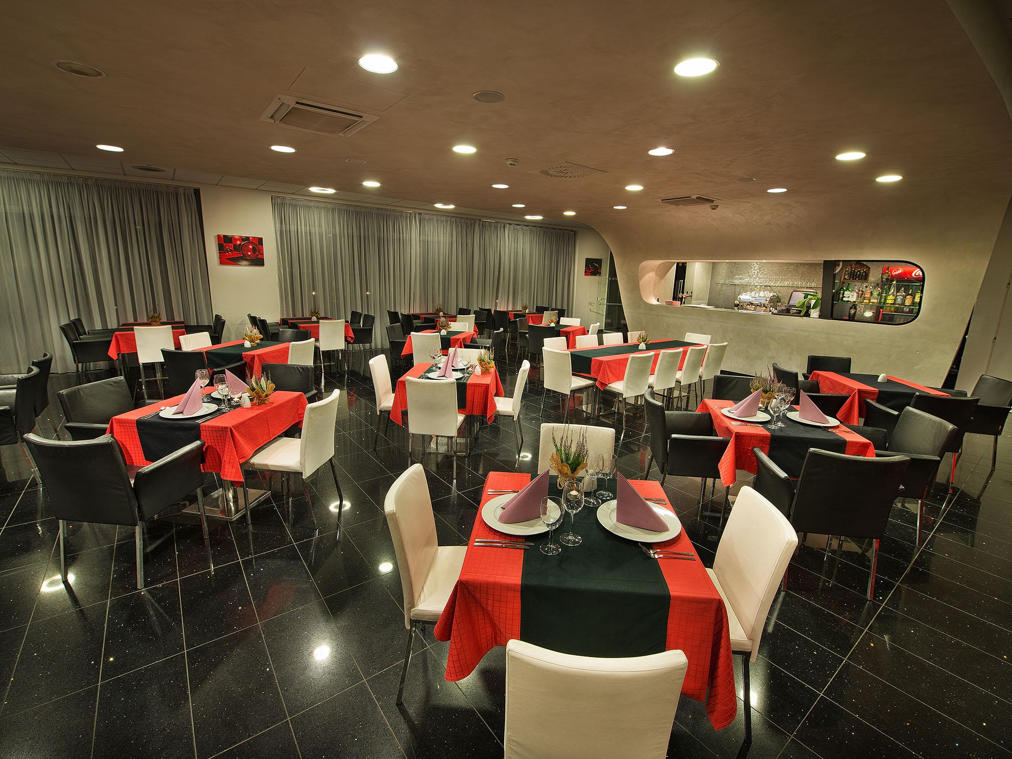 Ea Hotel Tereziansky Dvur Hradec Králové المظهر الخارجي الصورة
