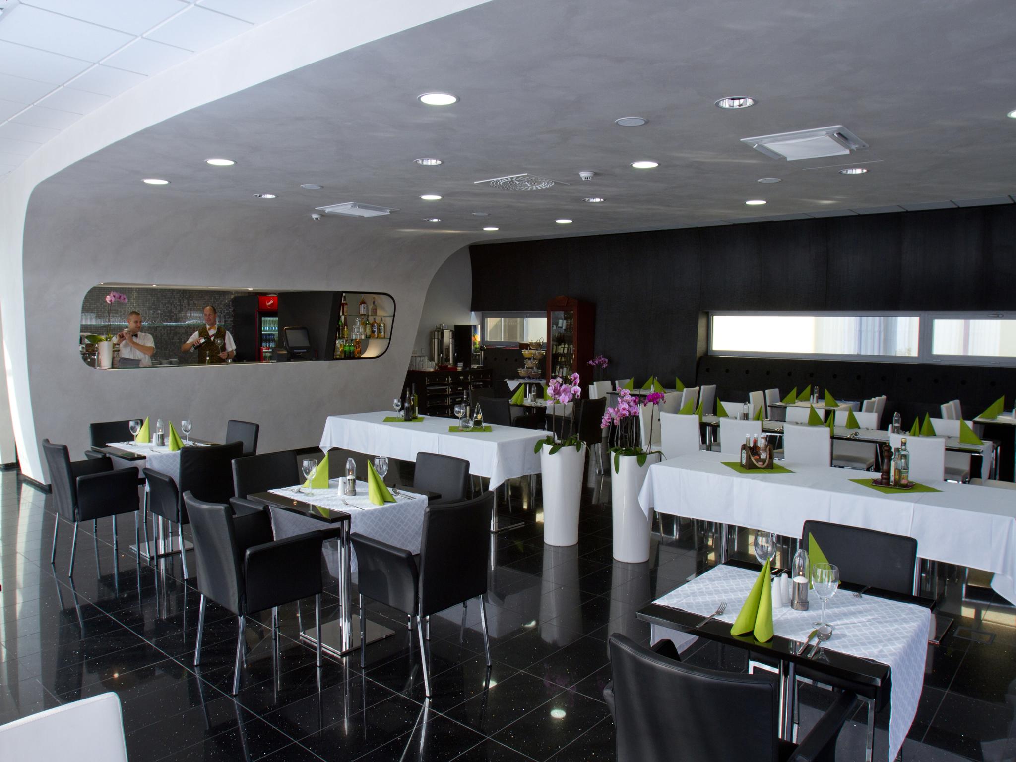 Ea Hotel Tereziansky Dvur Hradec Králové المظهر الخارجي الصورة
