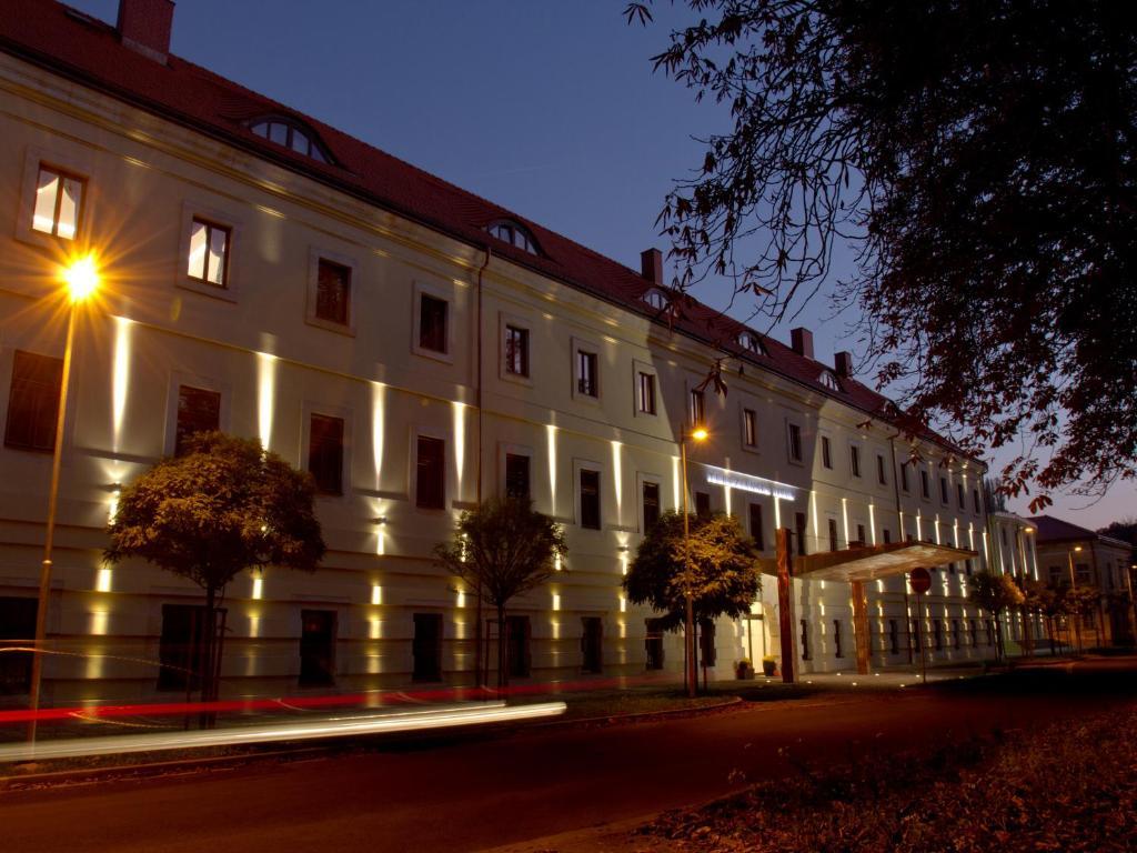 Ea Hotel Tereziansky Dvur Hradec Králové المظهر الخارجي الصورة